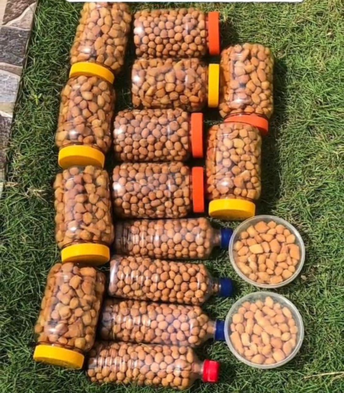 Crunchy chinchin and peanut burger snacks